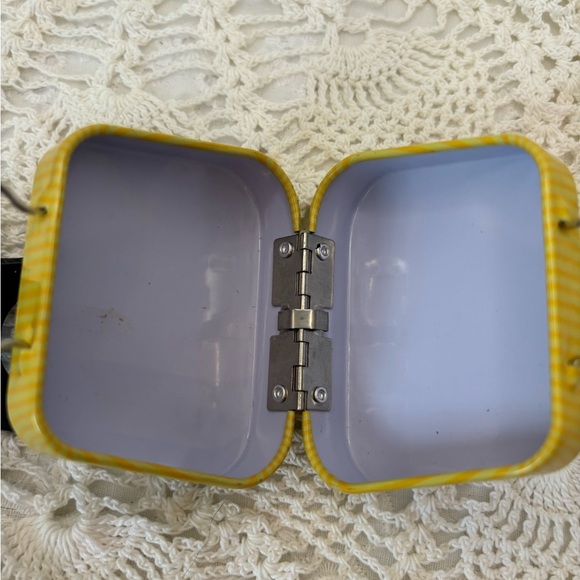 Yellow and Red Parisian Accent Decor - Picture 4 of 9